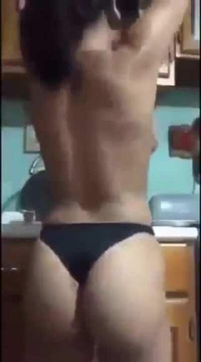 Adolecente hermosamente calenturienta 👌