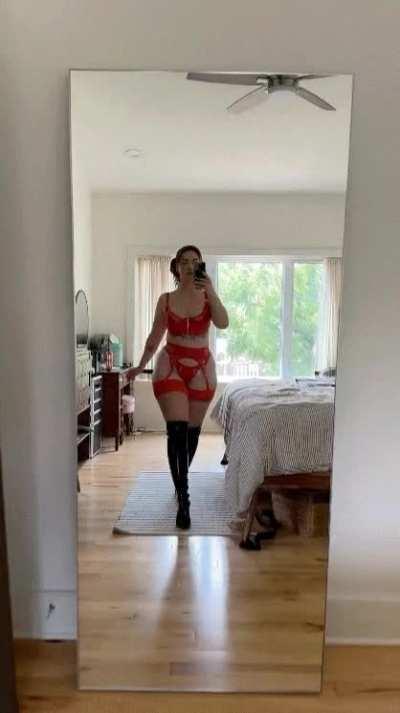 I'm dangerous in this red set 😈