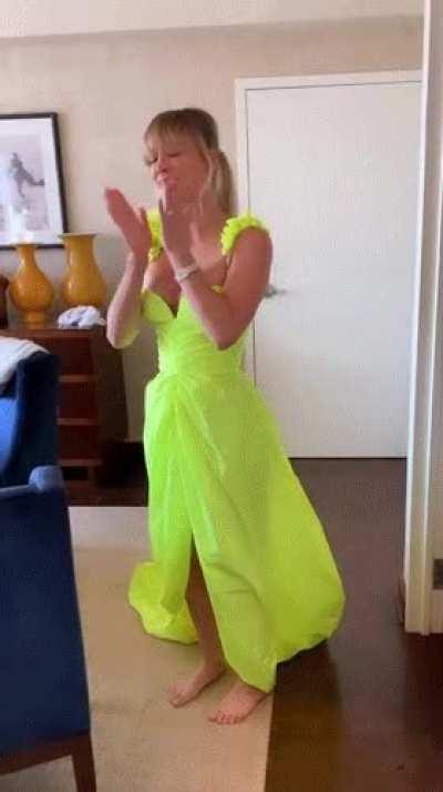 Kaley Cuoco 🥵🥵