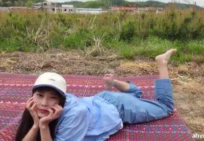 Cute outdoor pose session