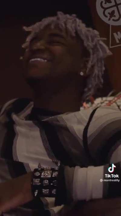 this is why this mf always records with everything but his phone