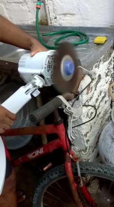 Minha furadeira queimou...