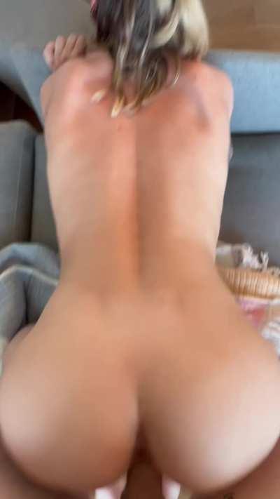 Taking backshots like a champ 