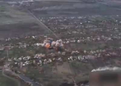 Russian FAB glide bomb bounces off the ground before detonating. Fall 2025