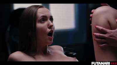 Sia Siberia getting her HOLE stretched 