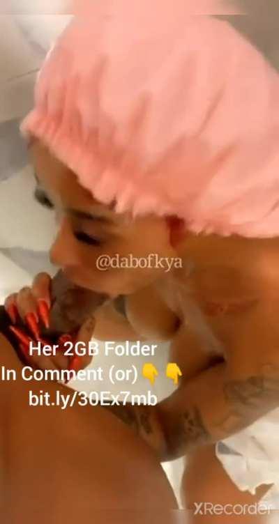 Sexy AF😍👅💦 (Get Her 2GB Folder in Comment)👇👇