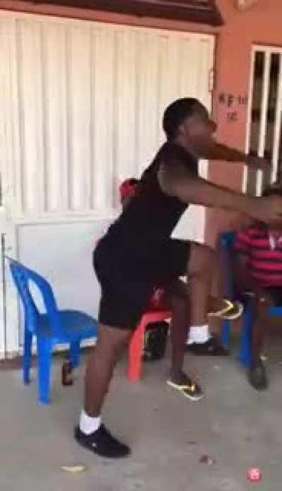 Africano que nasceu no irã dancarino ameaça eua e brasil😭😭😱