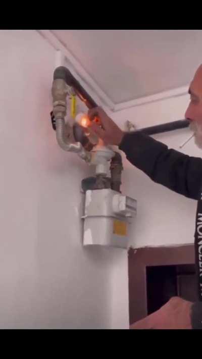 Testing for a Gas leak in Türkiye