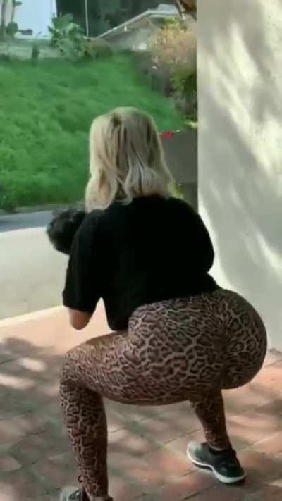 Bebe Rexha's amazing cake