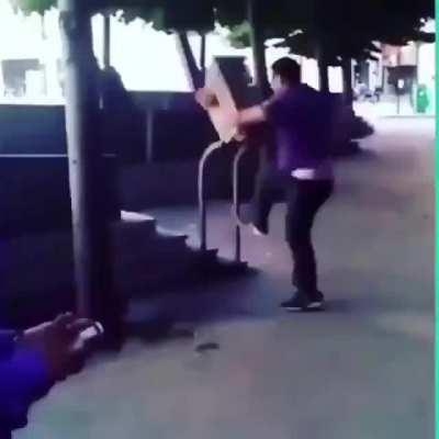 Ah! It's defending itself somehow 😰