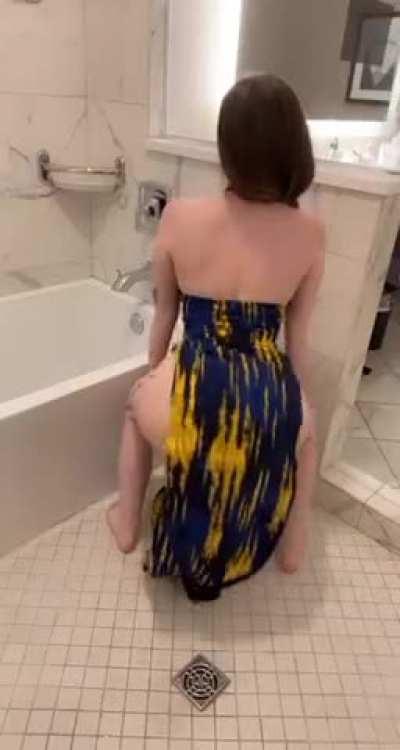 Sundress, no panties, easy access 😈