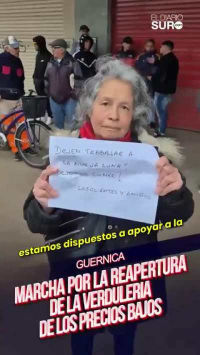 En PBA agarraron una excusa increible para clausurar la vedulería que se hizo viral tras aplicar el principio de Menger y ser compartida en redes por Milei y Caputo. Los vecinos protestan para que sea rehabilitada y puedan volver a darle trabajo a unas 25