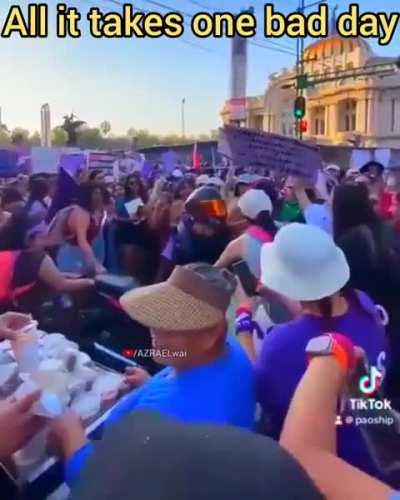 O cara: tu e mais quantos ?