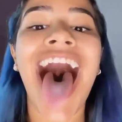 👅