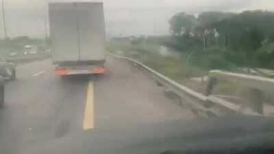 Стерлигова не пустили по обочине.. Мрази конечные