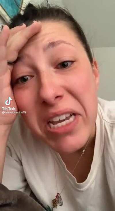 Emotional support cat ❌ Tough love cat 👊