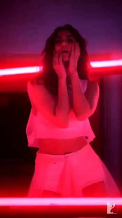 Vaani Kapoor - Kamali 