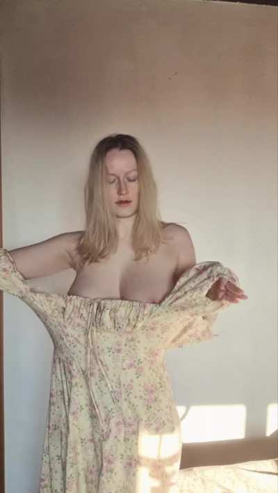 Big Tits GIF by luizaconlaz