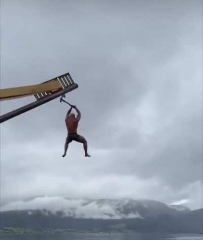 The dwarf slayer throwing himself into the Frontline at Faerûn.