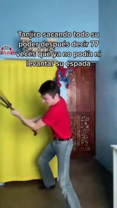 Tanjiro despues de tener un recuerdo de su padre bailando bachata: