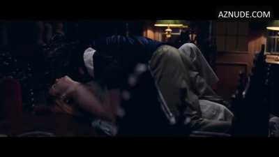 Maisie Williams kiss