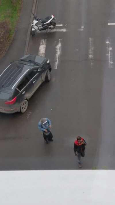 Iată vin colindători