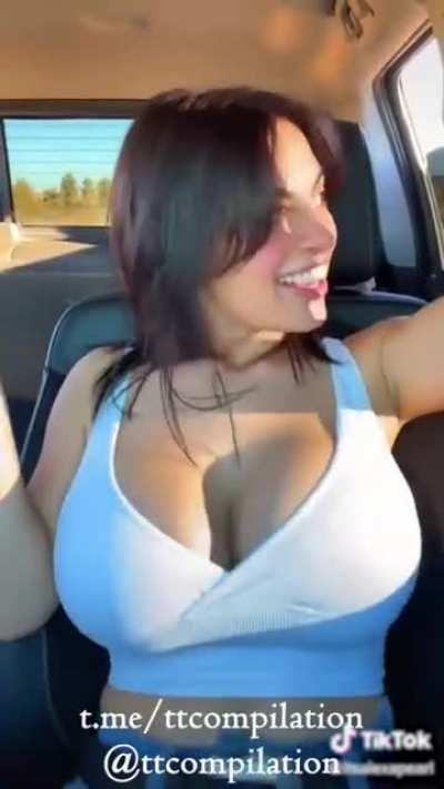 Hot Ride🍍🍍💦