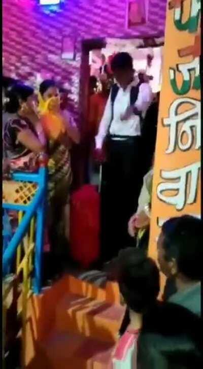 20-year-old Yash Deshmukh(Army Jawan) leaves Home to serve his Country.🇮🇳🇮🇳🇮🇳 Martyred on 26/11/2020- Kashmir. 😖