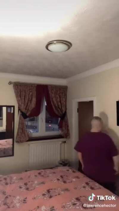 Seriously close and then open when he tells you to it worth it