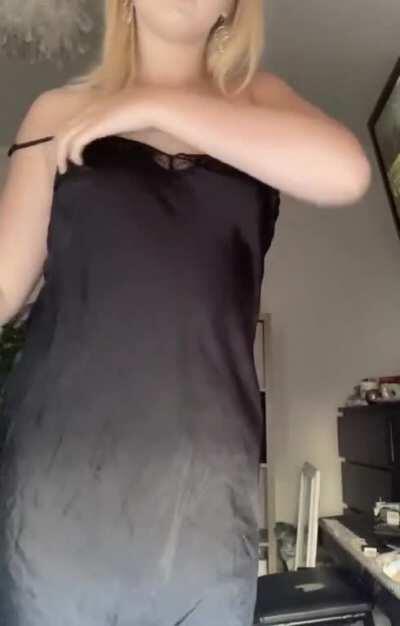 Naked and smiling🤭 [18]