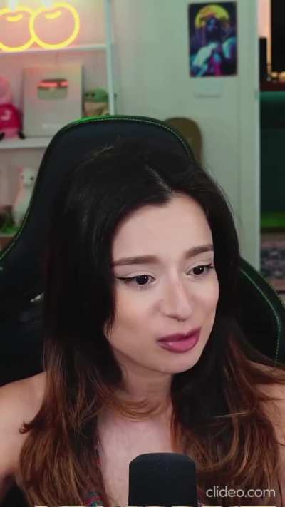 On a scale of 1 - 10, how pretty is Mary Cherry?