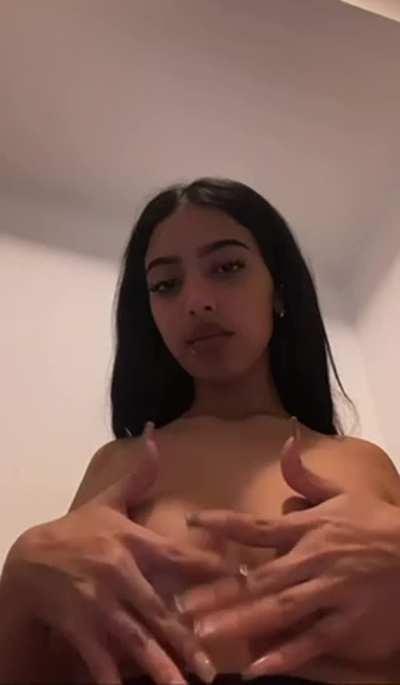 Does anyone like Indian girls?