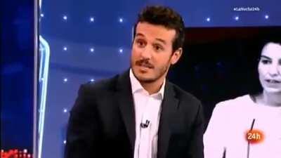 Aunque esto debería ser lo normal, y no la excepción, es de agradecer que haya periodistas con el coraje suficiente para plantar cara a los que envenenan a la sociedad.