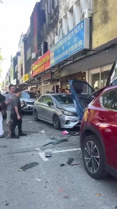 That ain't Mini Countryman, that's Mini Superman!