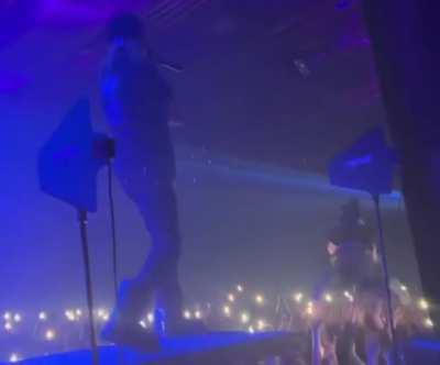 Another angle of lonely throwing a kid in the crowd and emoting🔥🔥🔥