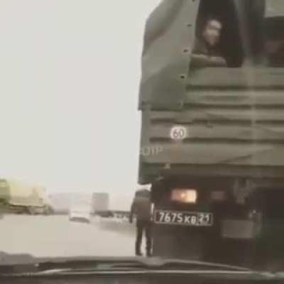 Roadrage against russian army went wrong...