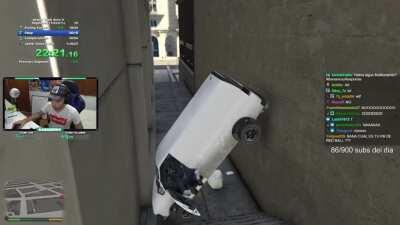 holaa, hice una compilacion de los mejores momentos en gta v, tambien lo subí a yt, mi canal es deathfootage, creo que no tiene copy asi q si bana lo ves lo podes ver en stream.