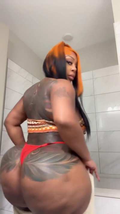 I love booty tats 😍