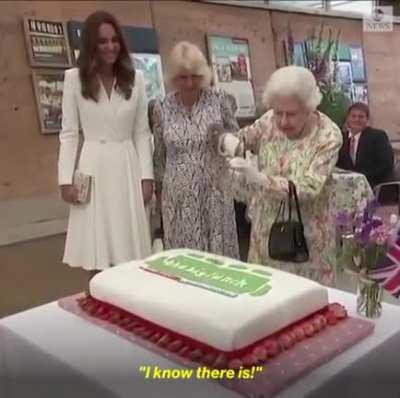 Lizzy2Lavish (Royal Family) chings up opp with a ZK