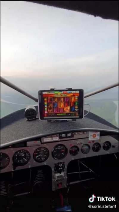 WAGTHROman face multitasking