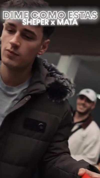 Alguien puede por favor editar este video y recortar las dos partes donde aparece brisa y en una sola parte?