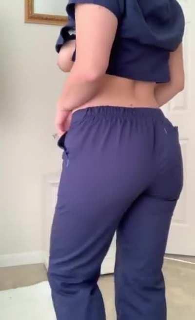 Come meet me in the call room 💋😏