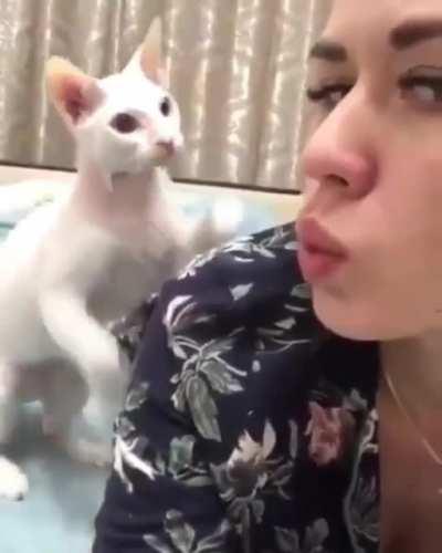 Come give me a kiss...