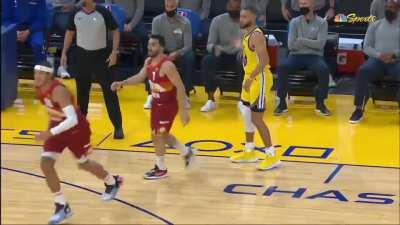 [Highlight] The play where Steph gets hurt