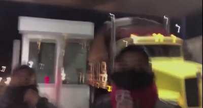 Sovereign Citizen wins a repair bill after blowing through a checkpoint in Mexico