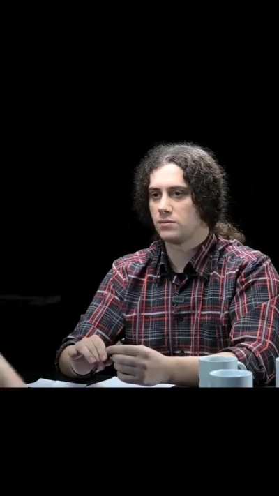 Türkiye’de saçmalıyorsanız felsefe yaptığınız zannediliyor.