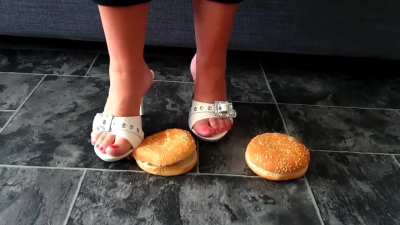 Withe high heels mules burgers crushing