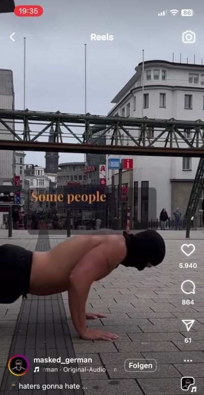 Guy training in the middle of the city 🐺🐺