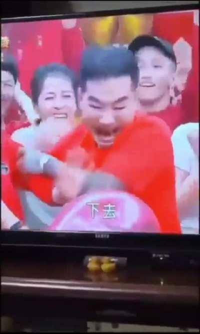 Chinese pinhead balloon challenge !!