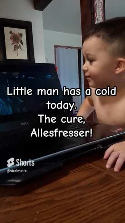 Little kid's face is priceless 